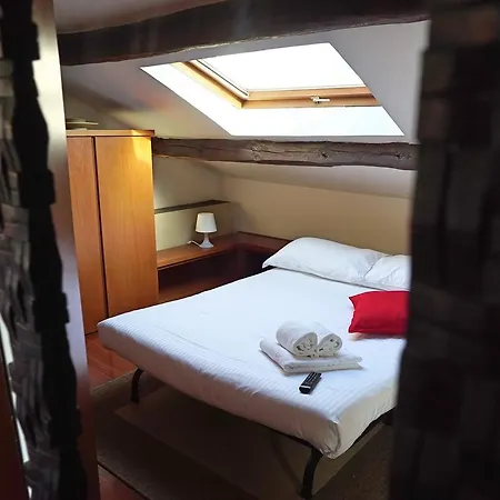 Typical Attic Isola/garibaldi *