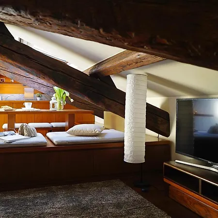 Apartamento Typical Attic Isola/garibaldi