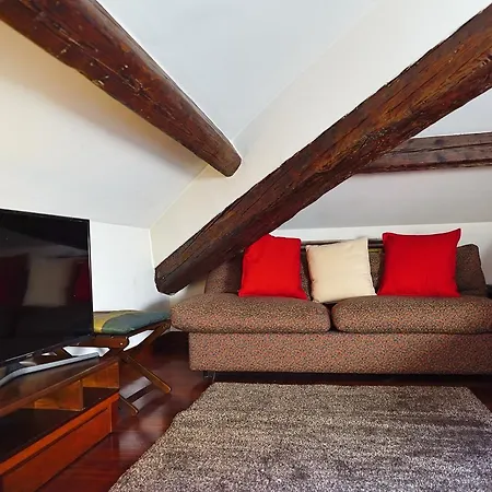 Typical Attic Isola/garibaldi Apartamento