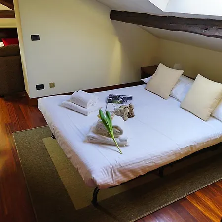 Typical Attic Isola/garibaldi *